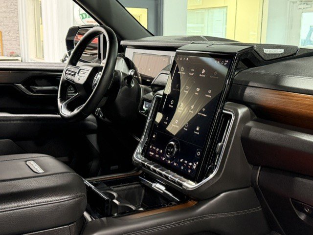 Certified 2025 GMC Yukon Denali AWD/4WD image 7