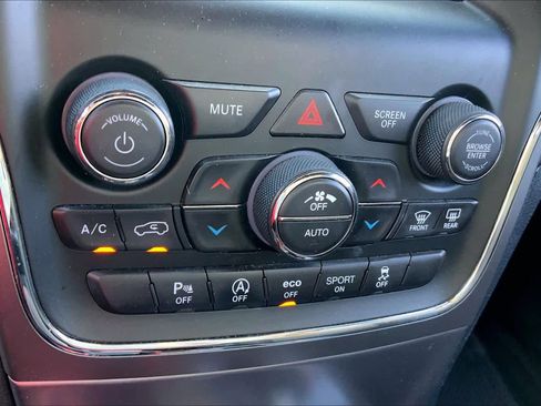 Used 2018 Jeep Grand Cherokee Laredo AWD/4WD image 33