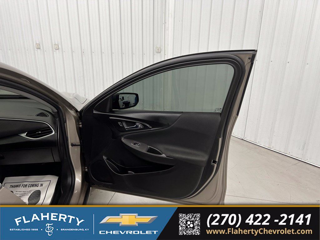 Used 2022 Chevrolet Malibu LS FWD image 14