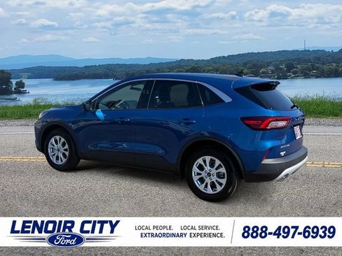 Used 2023 Ford Escape Active w/ Tech Pack #2 FWD image 5