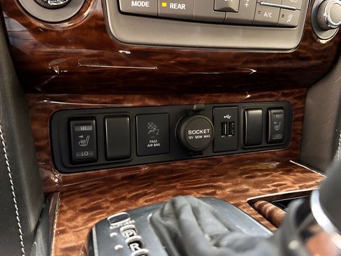 Used 2019 Nissan Armada SV w/ Driver Package RWD image 10