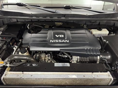Used 2017 Nissan Titan SV image 34