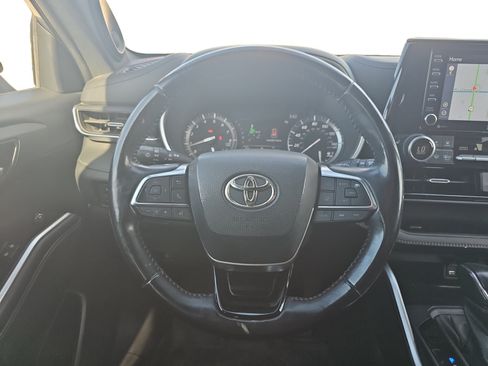 Used 2021 Toyota Highlander XSE FWD image 13