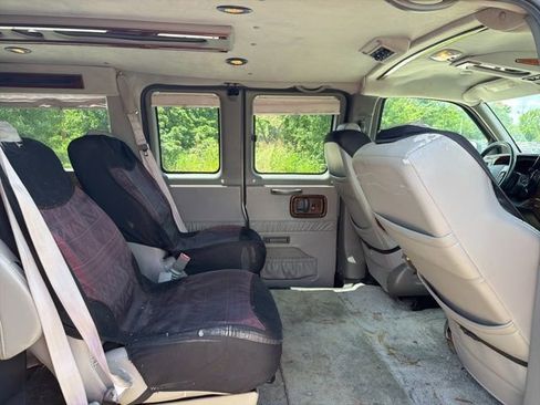 Used 2014 GMC Savana 1500 RWD image 10