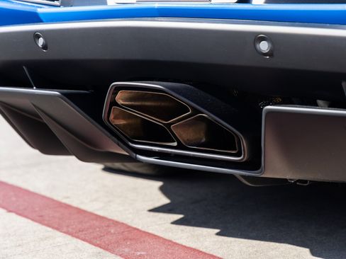 Used 2018 Lamborghini Aventador S image 15