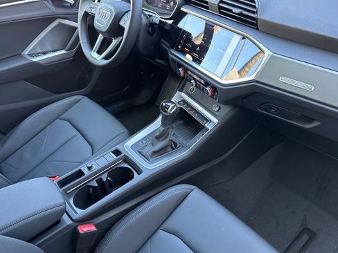New 2025 Audi Q3 2.0T Premium image 13