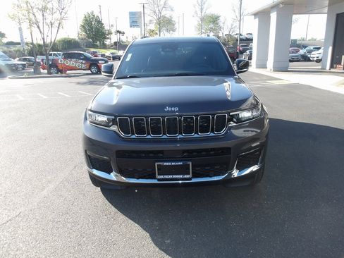 New 2025 Jeep Grand Cherokee L Limited w/ Luxury Tech Group II image 3