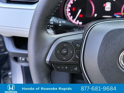 Used 2023 Toyota RAV4 XLE Premium image 22