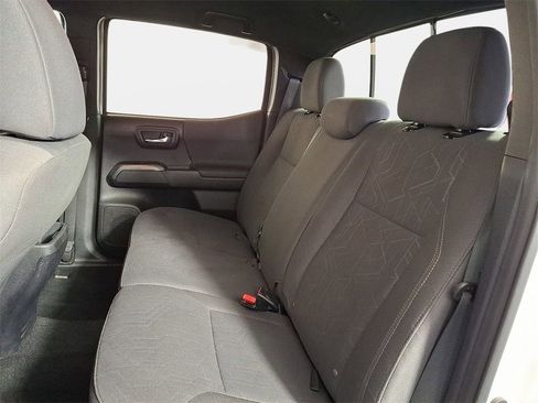 Used 2019 Toyota Tacoma TRD Sport image 12