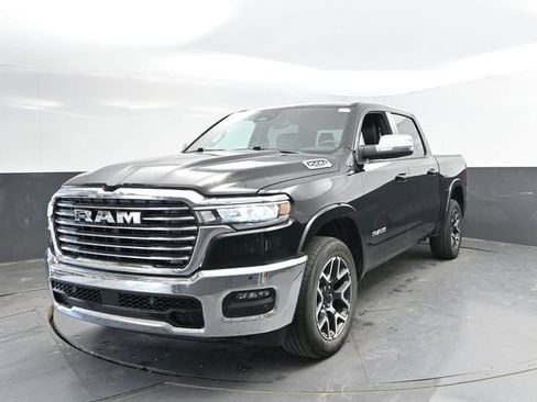 Used 2025 RAM 1500 Laramie AWD/4WD image 8