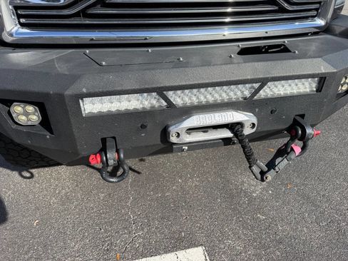 Used 2017 RAM 2500 Limited image 21