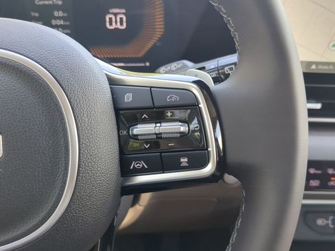 New 2026 Kia Carnival EX image 23