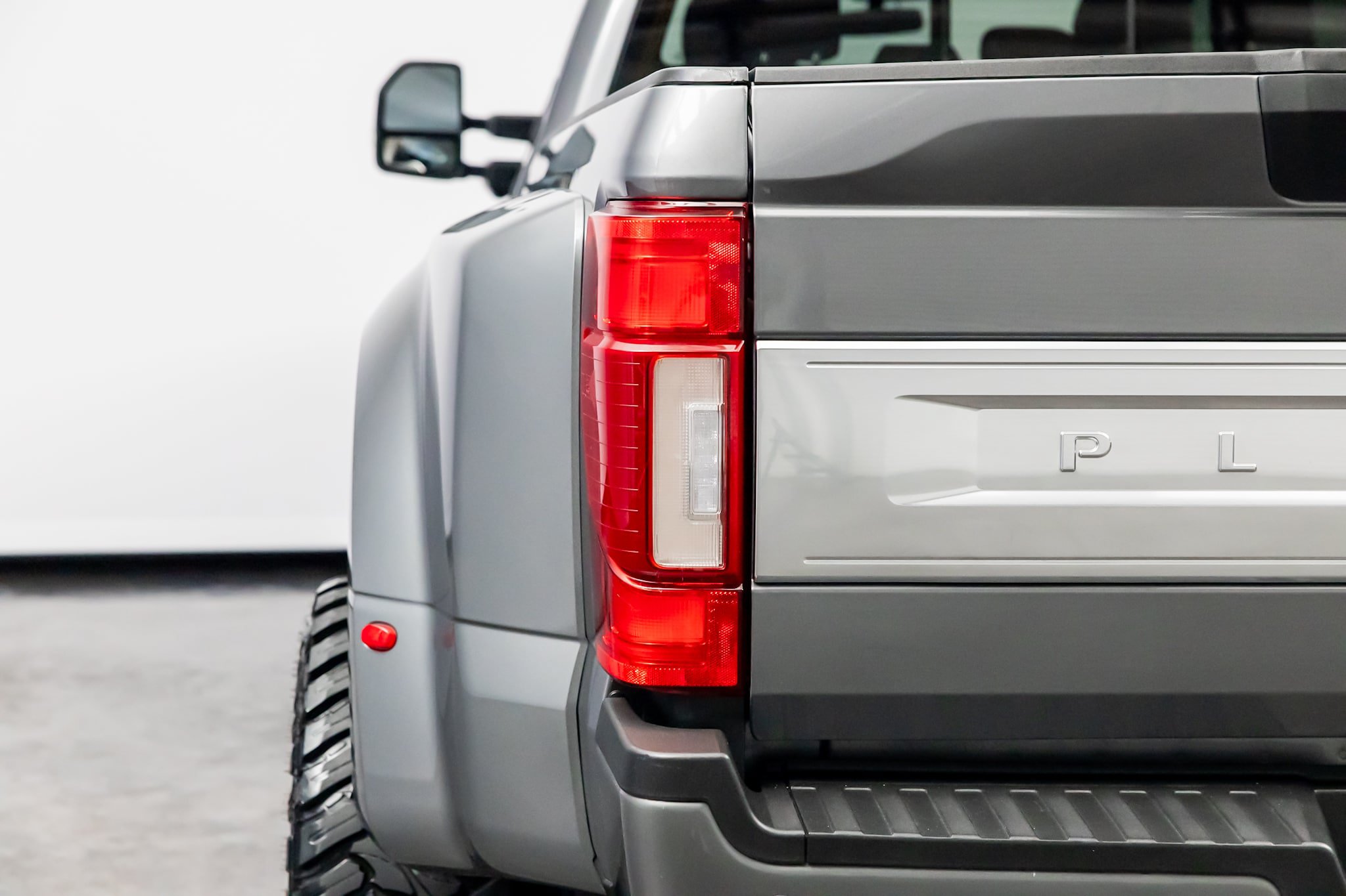 Used 2022 Ford F450 Platinum AWD/4WD image 18