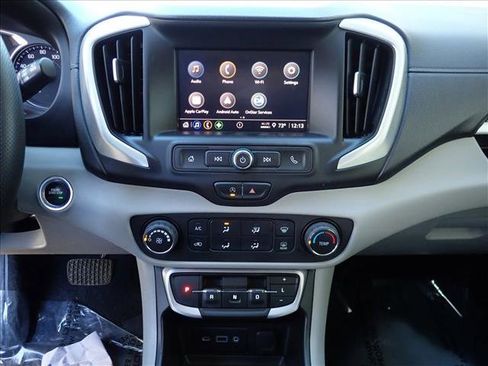 Used 2022 GMC Terrain SLE image 16