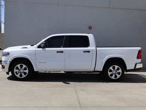 Used 2025 RAM 1500 Big Horn AWD/4WD image 2
