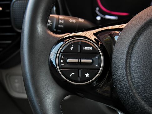 Used 2024 Kia Soul EX image 32