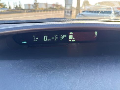 Used 2014 Toyota Prius Two image 36