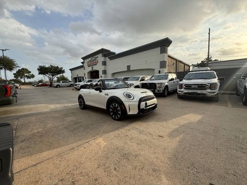 Used 2024 MINI Cooper S w/ Seaside Edition FWD image 43