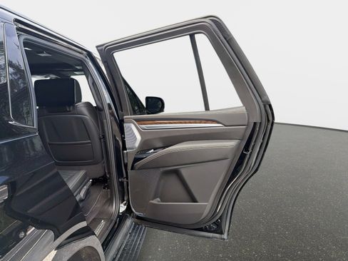 Used 2025 Cadillac Escalade Sport Platinum AWD/4WD image 25