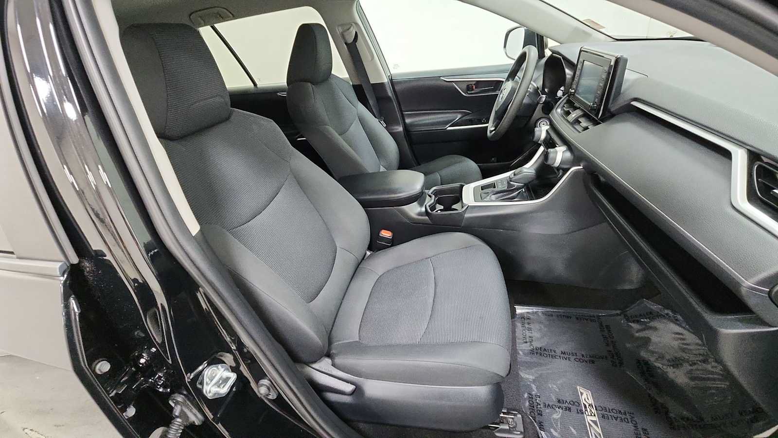 Certified 2019 Toyota RAV4 LE w/ Carpet Mat Package AWD/4WD image 29