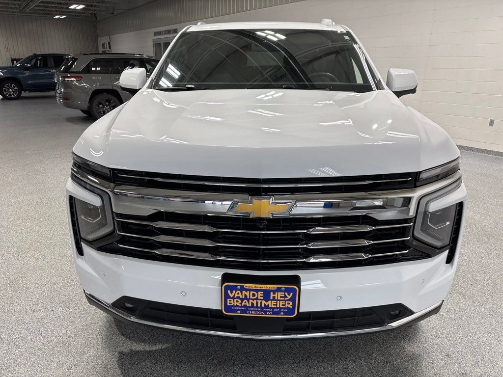 Used 2026 Chevrolet Suburban LT w/ Comfort Package AWD/4WD image 2