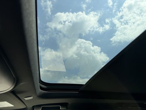 Used 2021 Chevrolet Tahoe Z71 w/ Luxury Package image 22