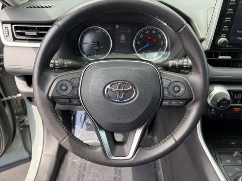 Used 2021 Toyota RAV4 XLE Premium AWD/4WD image 12