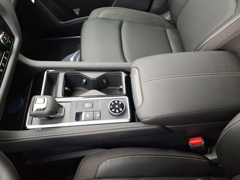 New 2026 Nissan Pathfinder SL image 15