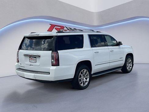 Used 2020 GMC Yukon XL Denali image 4