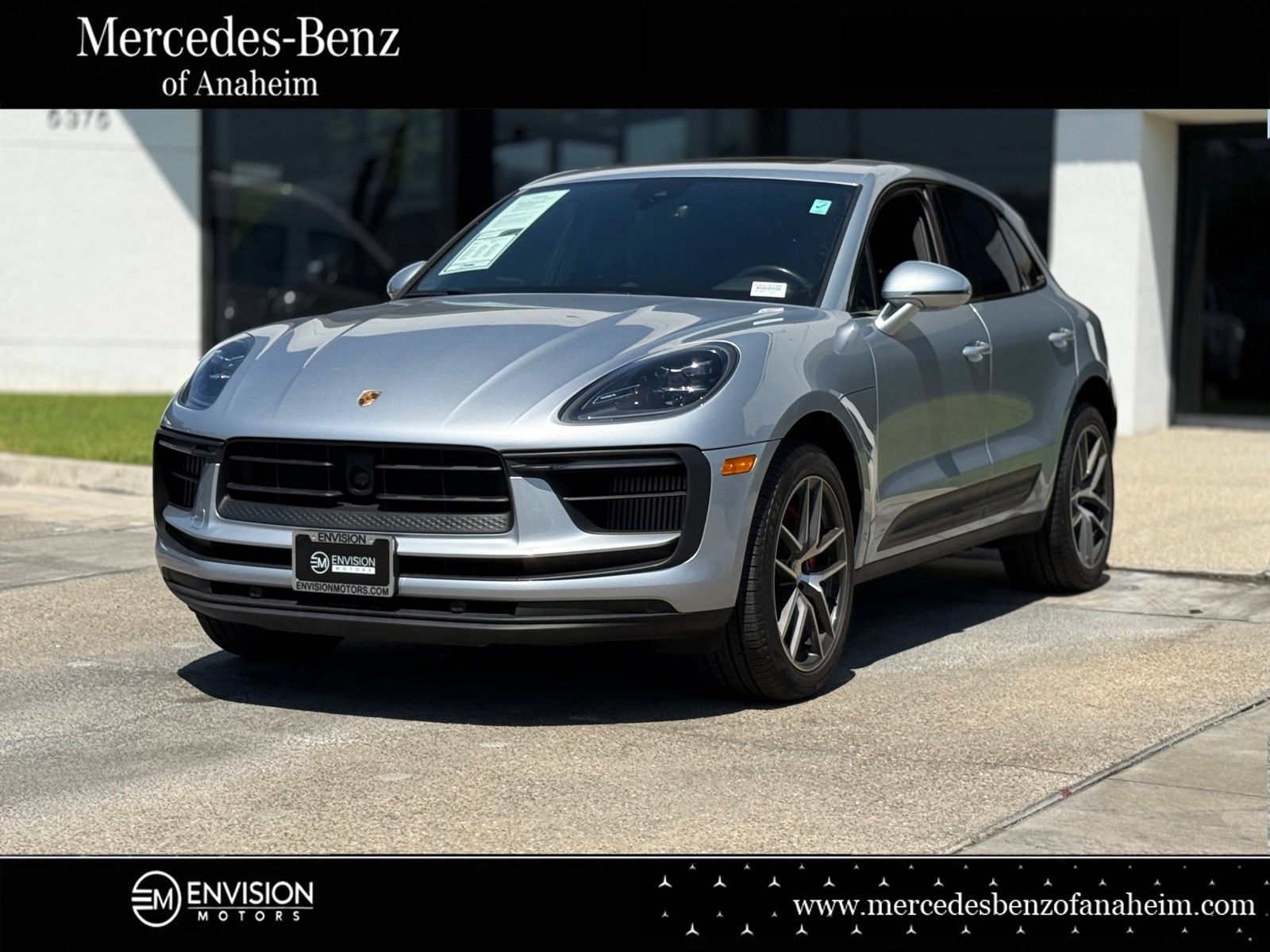 Used 2023 Porsche Macan S AWD/4WD image 1