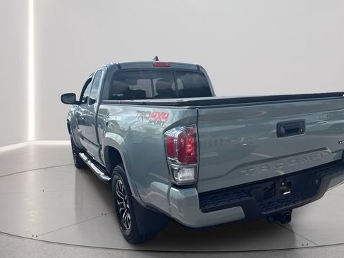 Used 2023 Toyota Tacoma TRD Sport w/ TRD Premium Sport Package AWD/4WD image 11