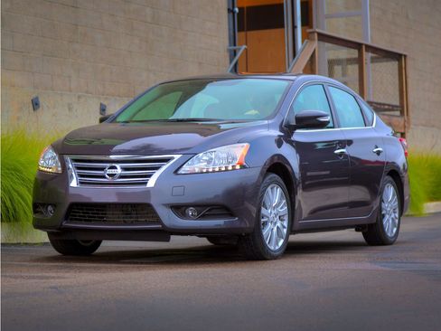 Used 2015 Nissan Sentra SV w/ Navigation Package FWD image 1