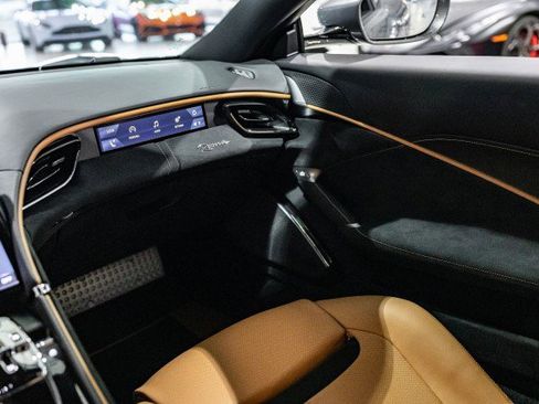 Used 2024 Ferrari Roma image 28