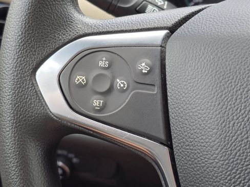 Used 2023 Chevrolet Traverse LS FWD image 11