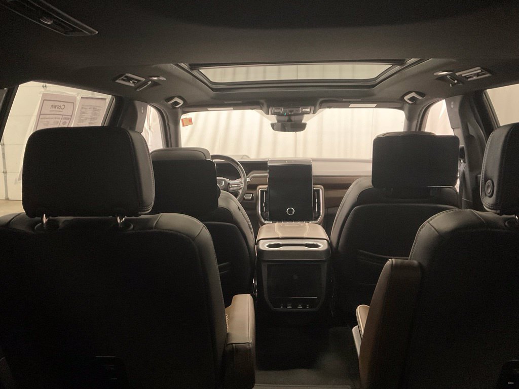 Used 2025 GMC Yukon XL Denali Ultimate w/ LPO, Floor Liner Package AWD/4WD image 35