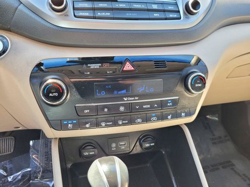 Used 2017 Hyundai Tucson Limited w/ Limited Ultimate Package 03 FWD image 28