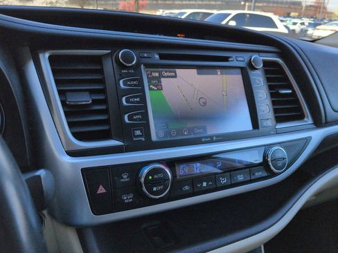 Used 2015 Toyota Highlander Limited Platinum image 31