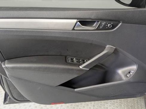 Used 2022 Volkswagen Passat 2.0T SE image 13