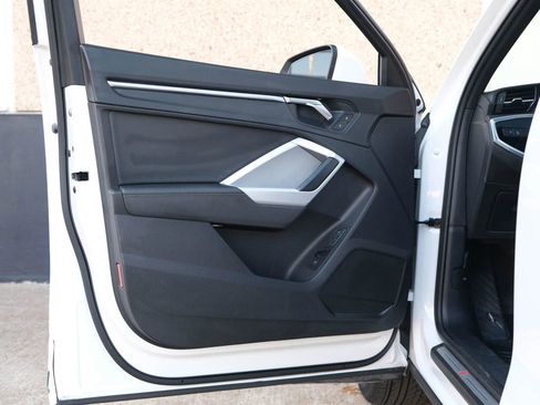 Used 2022 Audi Q3 2.0T Premium Plus w/ Premium Plus Package image 19