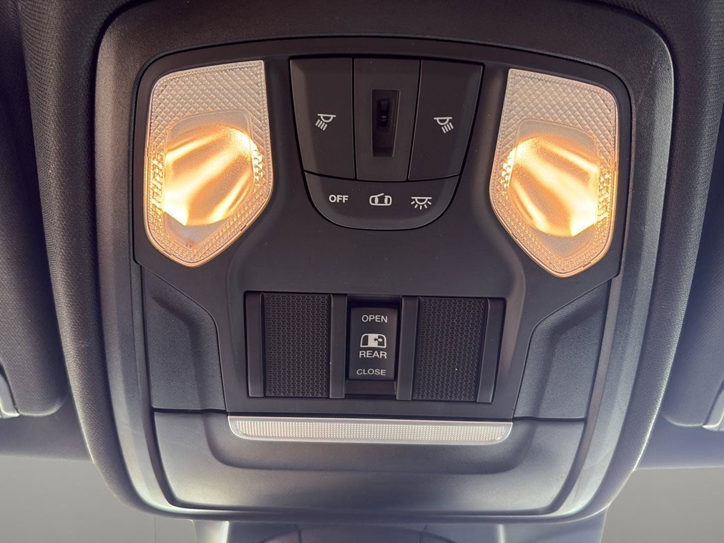 Used 2022 RAM 1500 Rebel AWD/4WD image 21