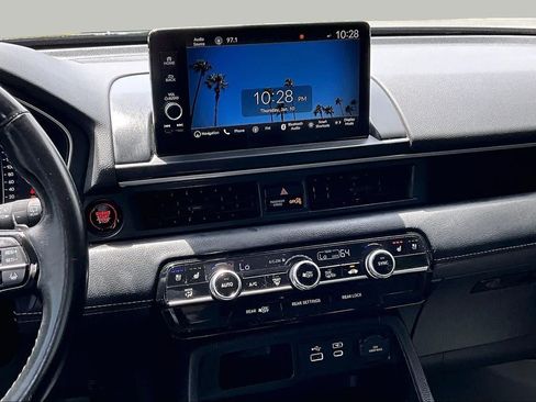 Used 2023 Honda Pilot Elite image 7