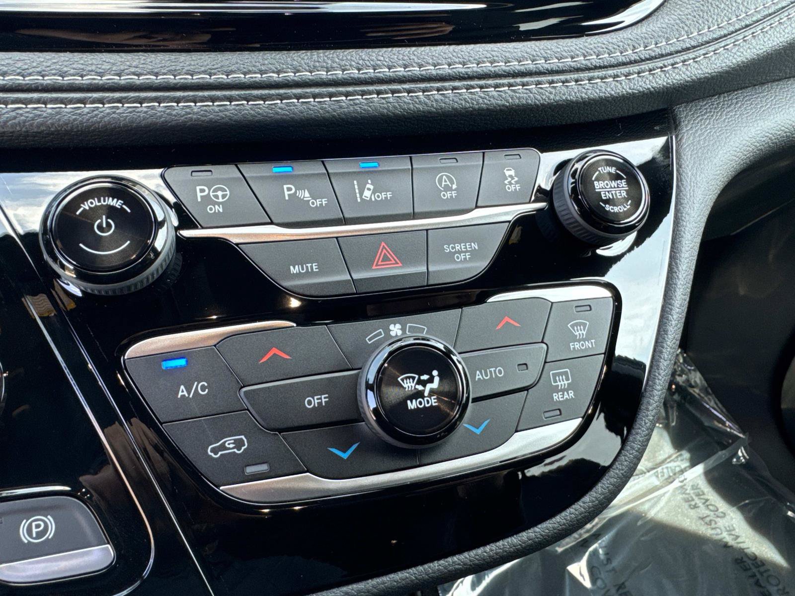 New 2025 Chrysler Pacifica Select FWD image 25
