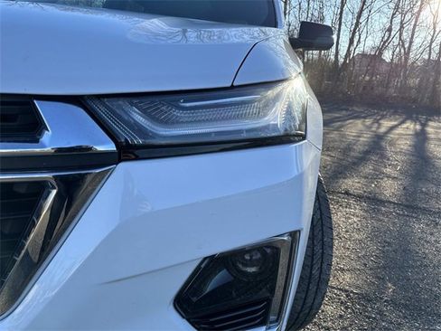 Used 2023 Chevrolet Traverse LS image 10