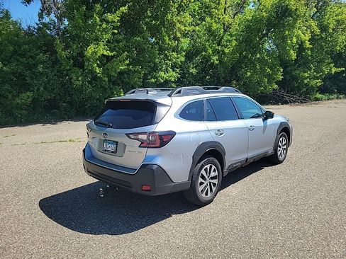 Used 2023 Subaru Outback Premium AWD/4WD image 14
