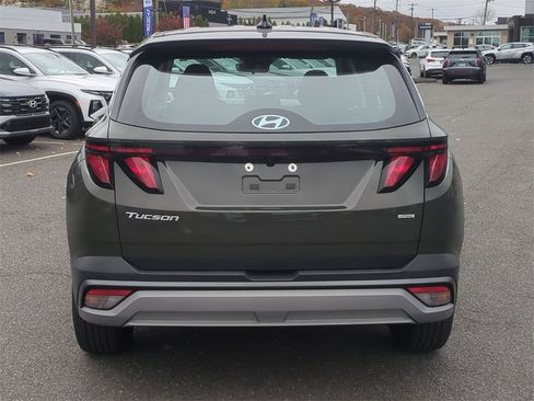 Certified 2025 Hyundai Tucson SE image 4