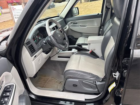 Used 2008 Jeep Liberty Limited w/ Premium Group image 10