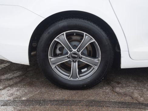 Used 2012 Toyota Sienna LE image 29