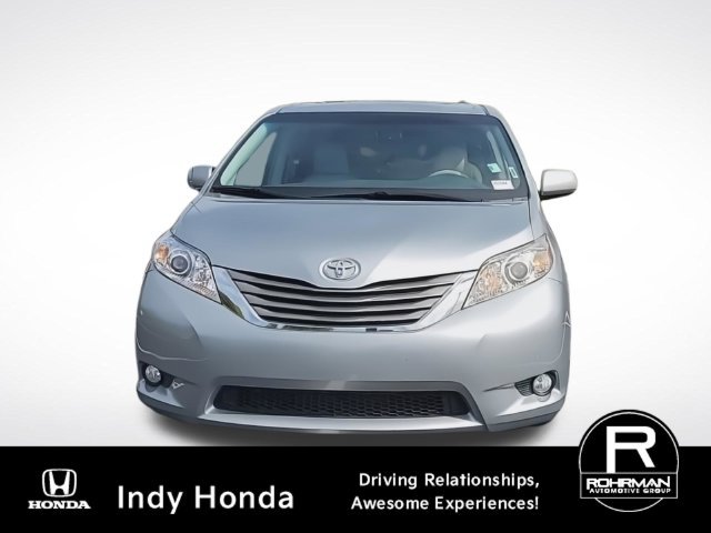 Used 2014 Toyota Sienna XLE FWD image 3