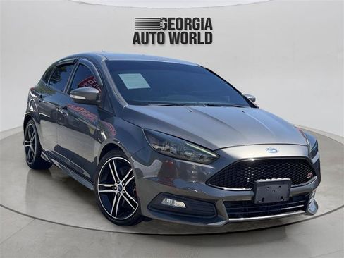 Used 2016 Ford Focus ST FWD image 9