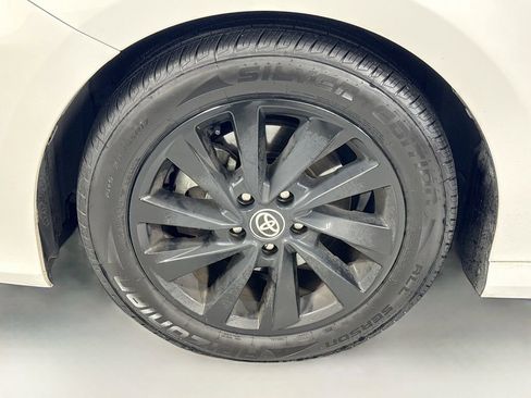 Used 2021 Toyota Camry LE FWD image 11